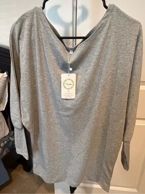 Women's Gray Long Sleeve Top